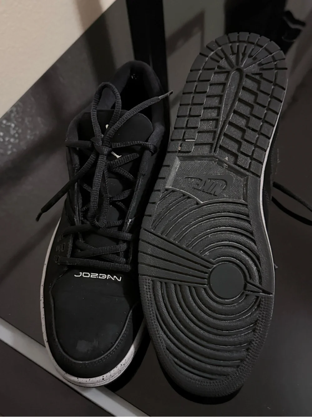 Jordan Low-Top Sneakers - Black/White